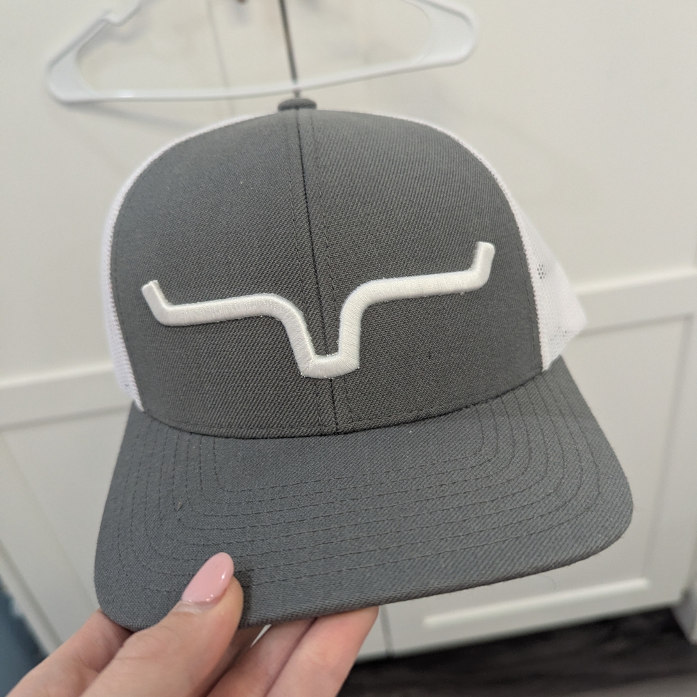 Gray and White Women's Kimes Trucker Hat